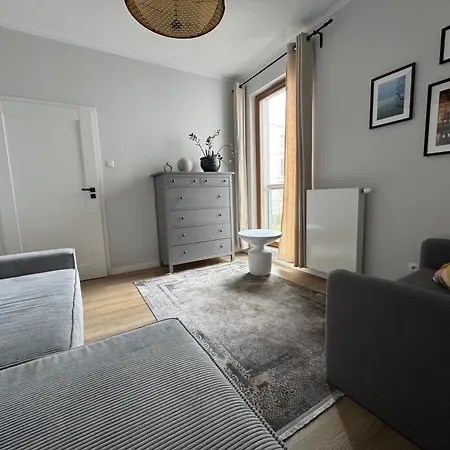 Familijny Na Nadmorskim Dworze W Brzeźnie